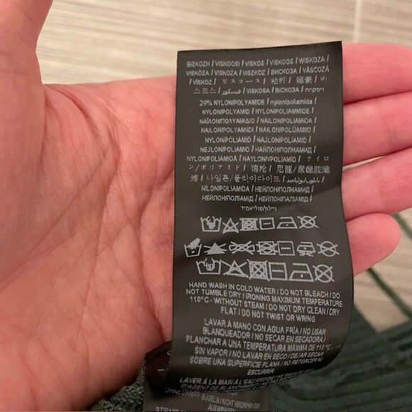 NWT GUESS Ribbed Shayna Ottoman Halter Mock Neck Sleeveless Tank Sweater Small - Picture 13 of 15